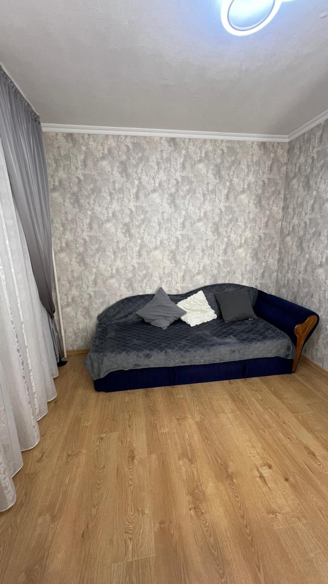 Затишна 2-Х Кімнатна Квартира - Дім Kamyanets-Podilski Dış mekan fotoğraf